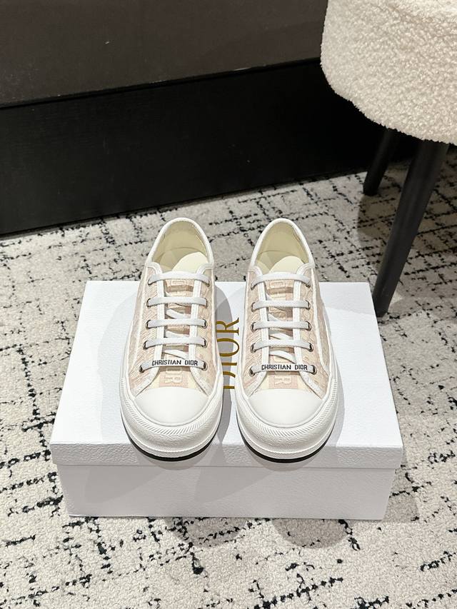 Top version Dior 25 Walk'N series old flower embroidered thick-soled canvas shoe