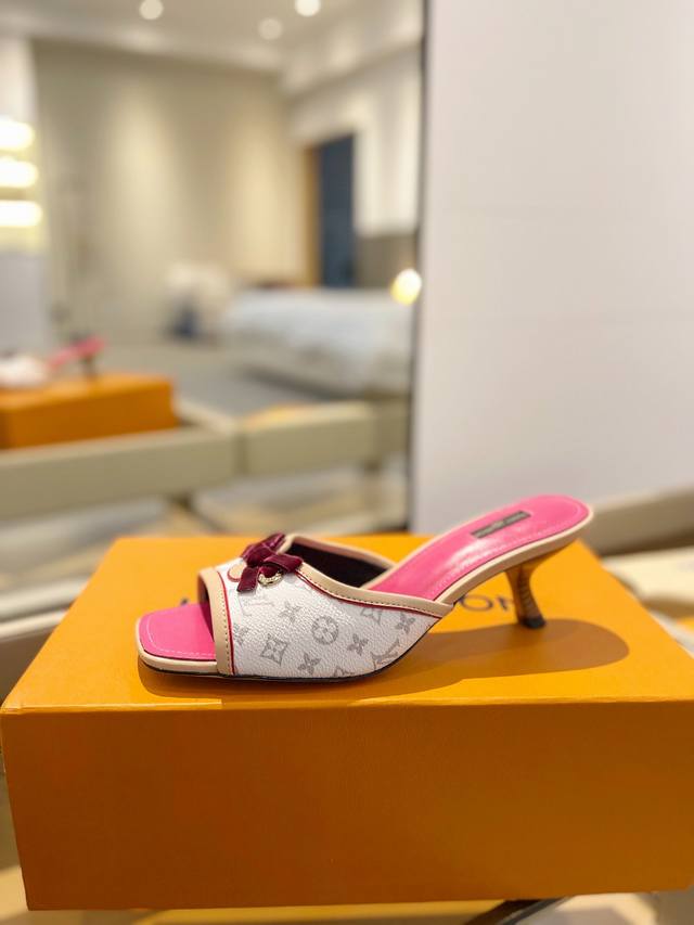 Price P: The latest L store's latest catwalk slippers, the official website ser