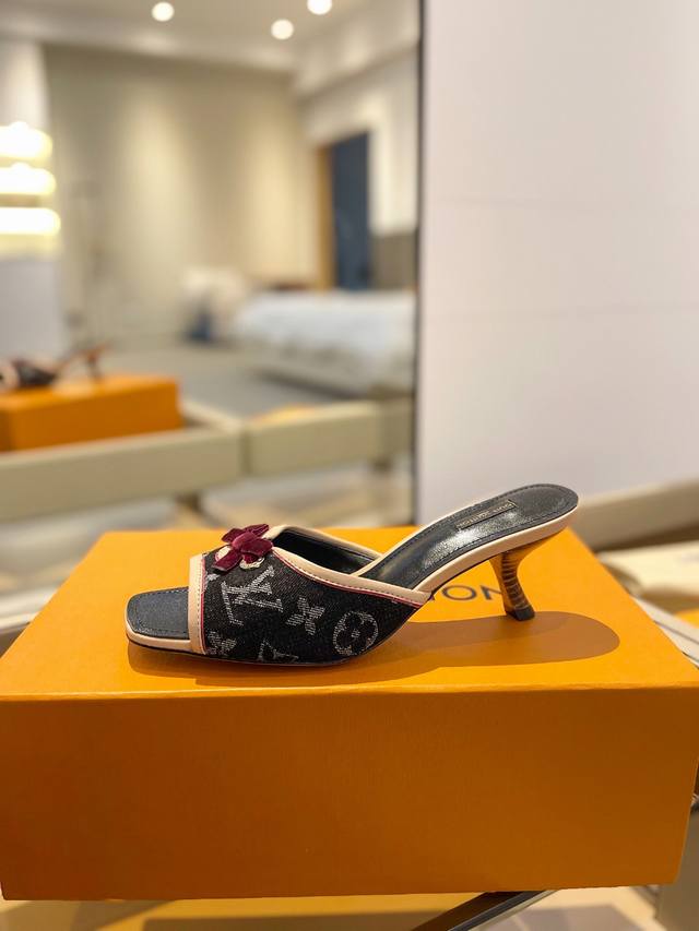 Price P: The latest L store's latest catwalk slippers, the official website ser