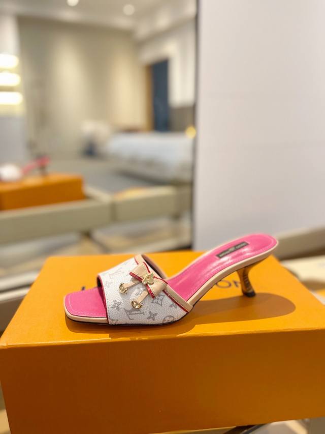Price P: The latest L store's latest catwalk slippers, the official website ser