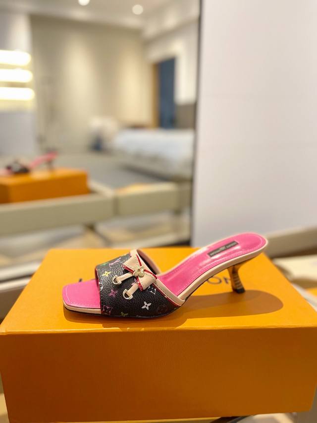 Price P: The latest L store's latest catwalk slippers, the official website ser