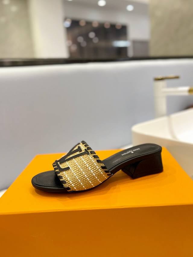 Price P: Exclusive new style. L's official website catwalk sandals, classic boo