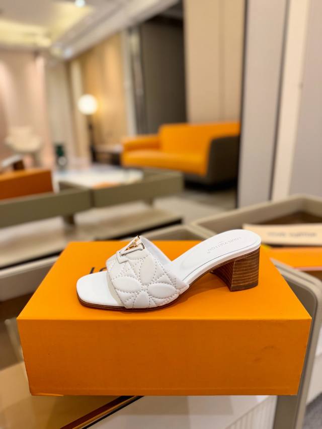 Price P: Purchasing level, Louis Vuitton 2025 official website series slippers!