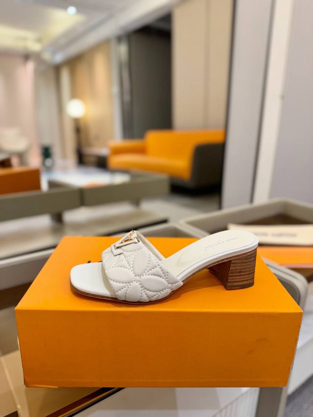 Price P: Purchasing level, Louis Vuitton 2025 official website series slippers!