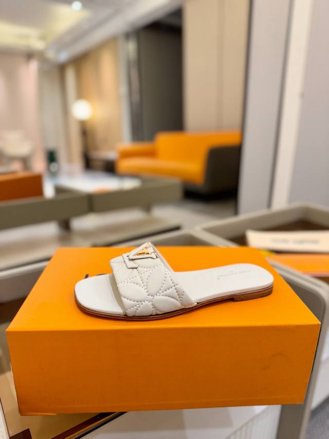 Price P: Purchasing level, Louis Vuitton 2025 official website series slippers!