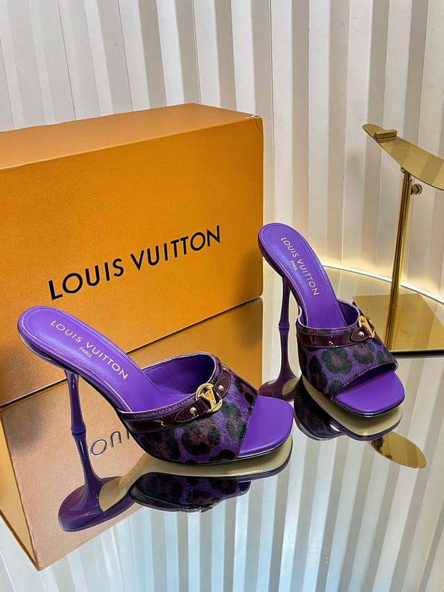 Top version Lv's new leopard print horse hair sandals DDD. I rarely make Lv's i