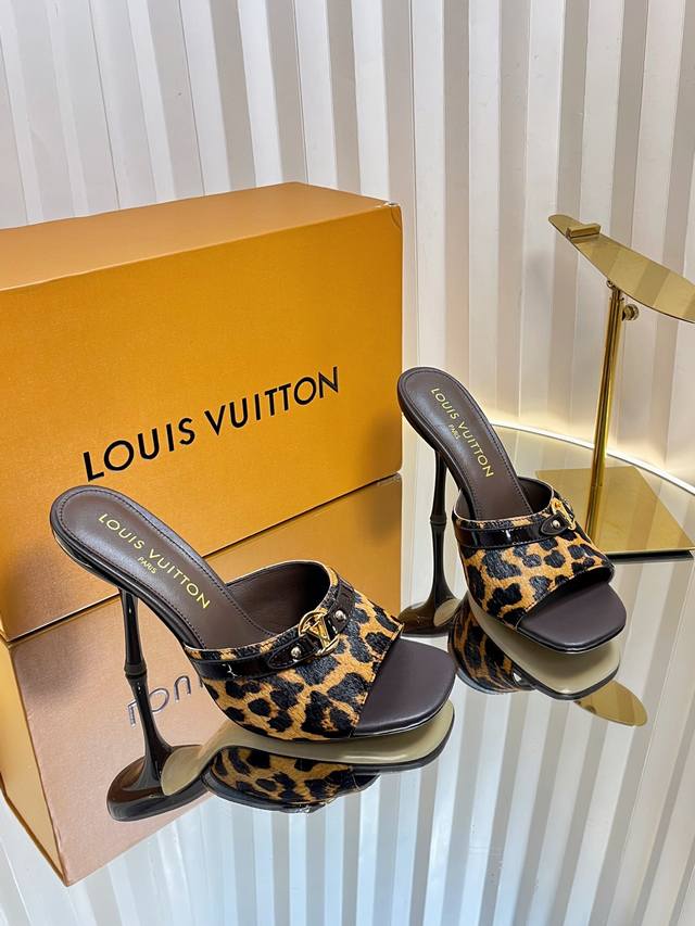 Top version Lv's new leopard print horse hair sandals DDD. I rarely make Lv item