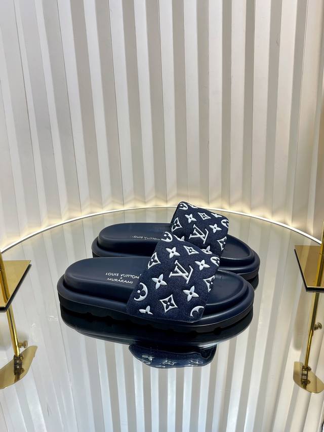 Lv 2025 popular embossed logo sandals Pool Pillow Comfort flat sandals Made of h