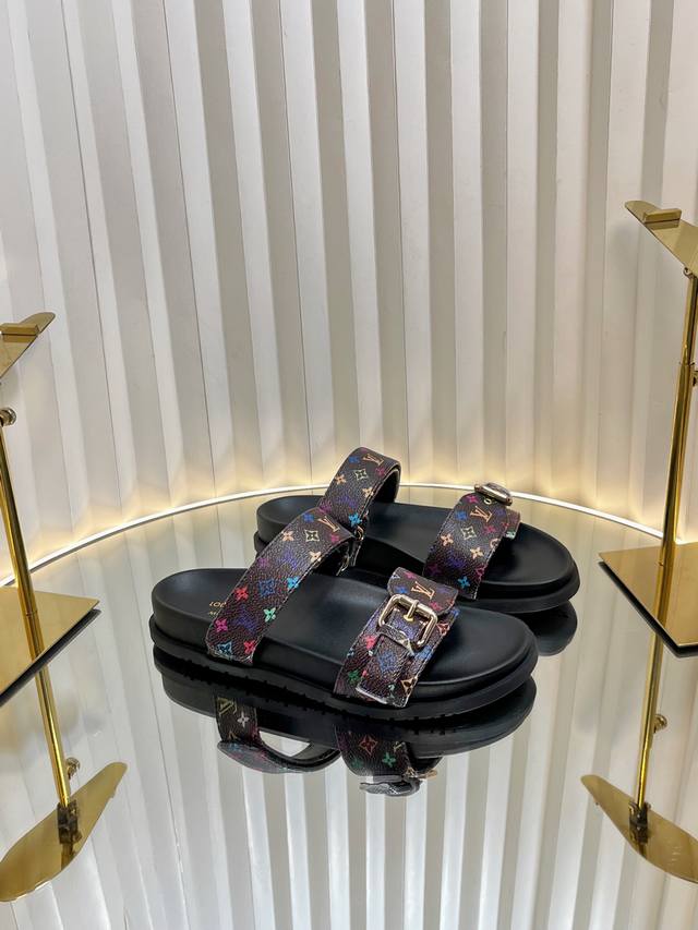 Lv Louis Vuitton's new spring and summer catwalk style thick-soled sandals Hong