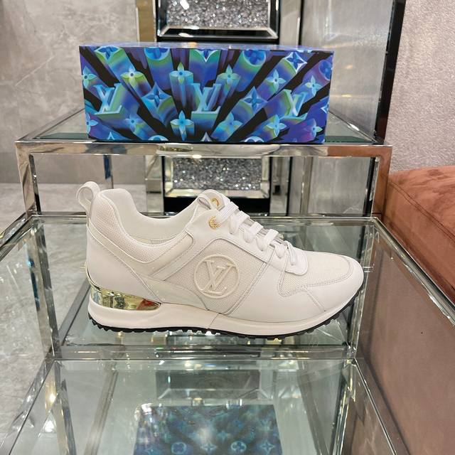 Factory price P Top quality new Runaway couple sports shoes classic colors and