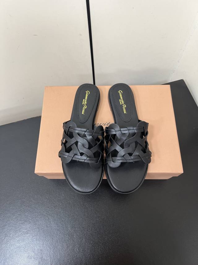 Gianvito Rossi25S Spring and Summer New Cool Style Summer Beach Braided Slippers