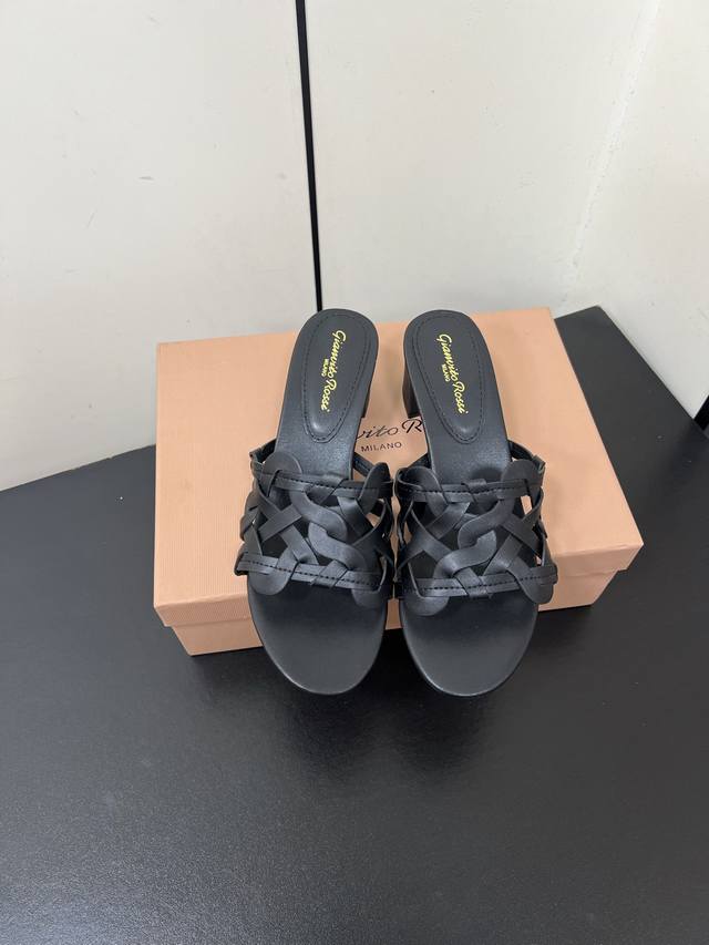 Gianvito Rossi25S Spring and Summer New Cool Style Summer Beach Braided Slippers
