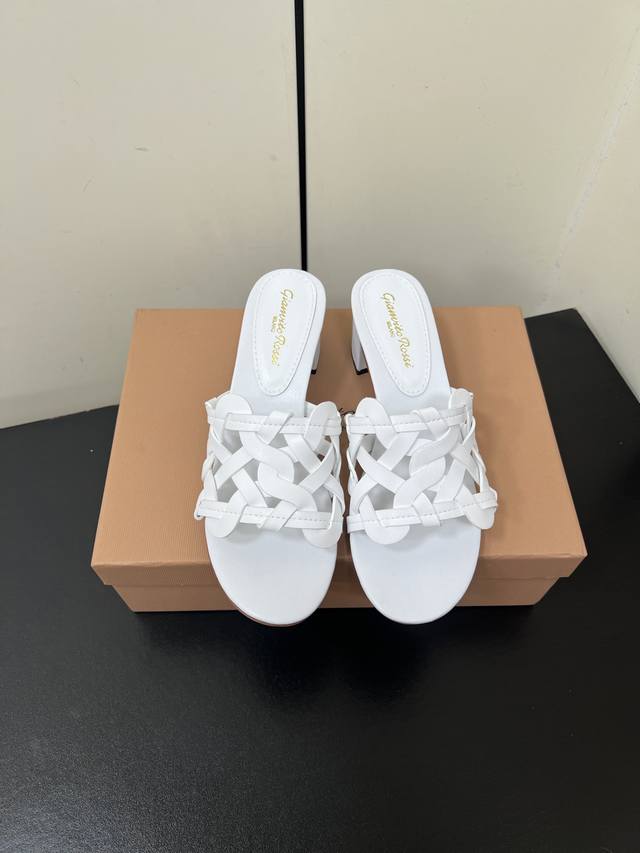 Gianvito Rossi25S Spring and Summer New Cool Style Summer Beach Braided Slippers