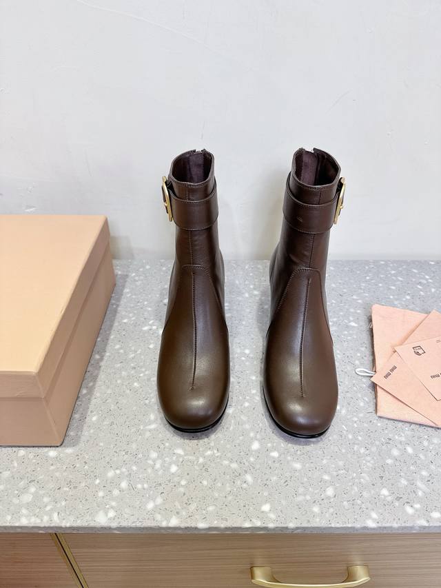 Miumiu Miu Miu 25Ss autumn and winter new retro thick heel short boots catwalk s