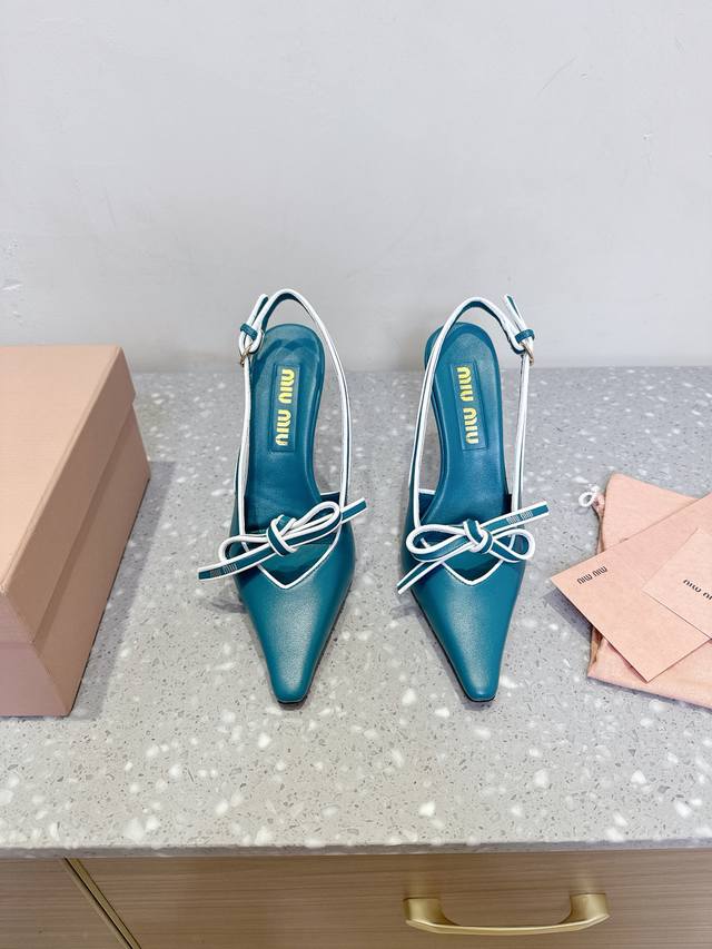 9.5Cm Miumiu Miu Miu 25Ss Spring and Summer New Retro Bow Pointed High Heel Sand