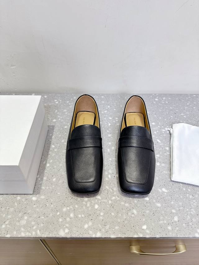 The Row niche fashion brand 25Ss new spring and summer loafers This is an improv