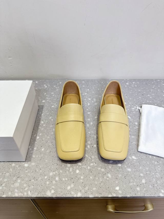 The Row niche fashion brand 25Ss new spring and summer loafers This is an improv