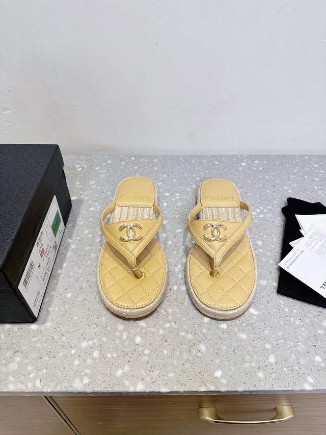 Chanel Chanel 25Ss spring and summer new flip flops Versatile and slimming style
