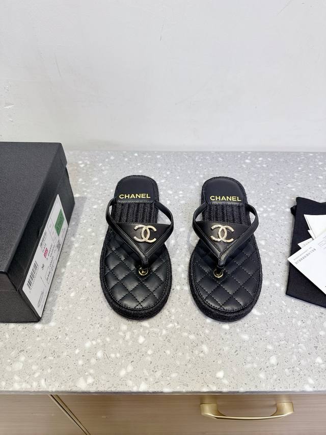 Chanel Chanel 25Ss spring and summer new flip flops Versatile and slimming style