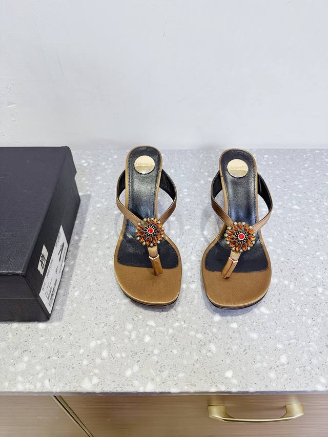Saint Laurent 25Ss new spring and summer high-heeled flip-flops Many celebrity f