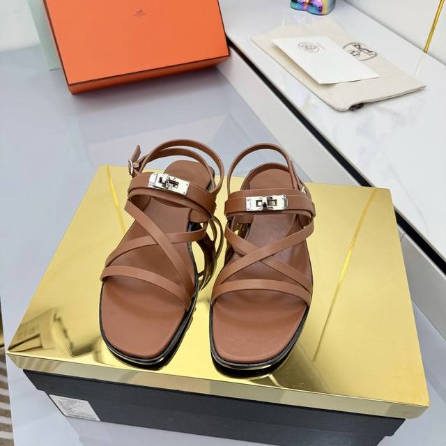 Hermes Kelly Buckle Thin Strap Roman SandalsCalfskin sandals with classic pallad