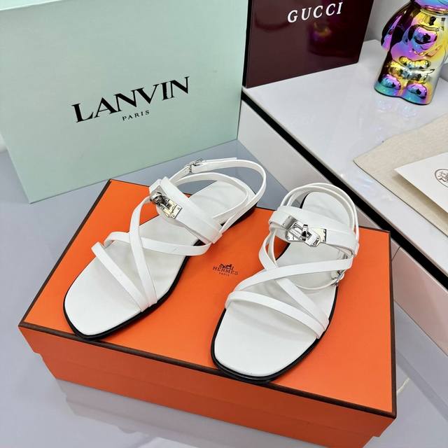 Hermes Kelly Buckle Thin Strap Roman SandalsCalfskin sandals with classic pallad