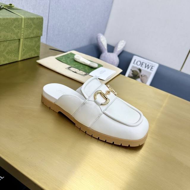 Leather velvet Gucci's latest limited edition Mule slippers. Top quality for sa