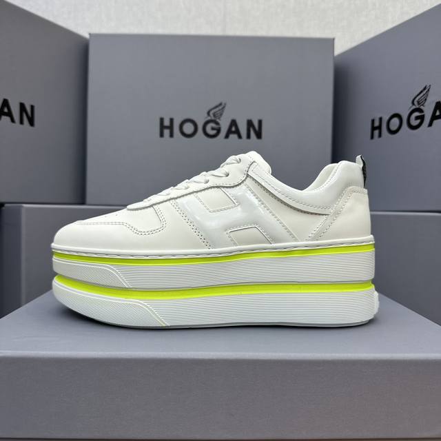 Hogan Double Bar Series Show a sweet girlish feeling, wear double bar shoes, sho