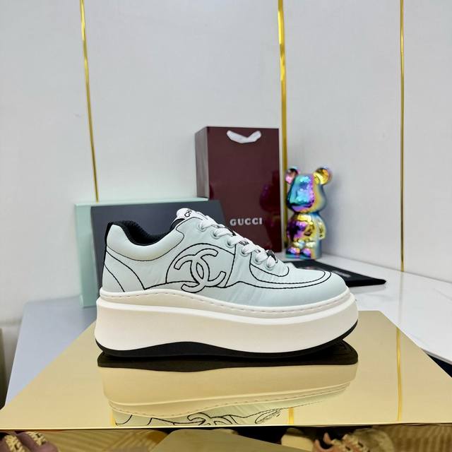 High quality!!! Chanel 25A latest thick-soled casual sports shoes counter synch