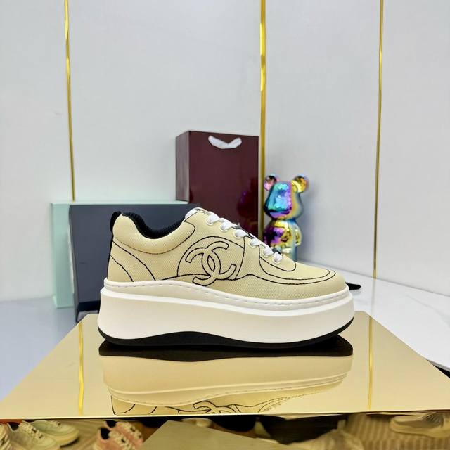 High quality!!! Chanel 25A latest thick-soled casual sports shoes counter synch