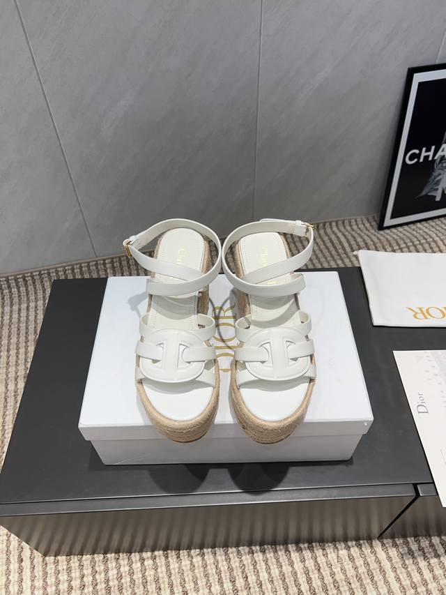 Factory: Exclusive top version Dior 25Ss summer high version new sandals. Platf