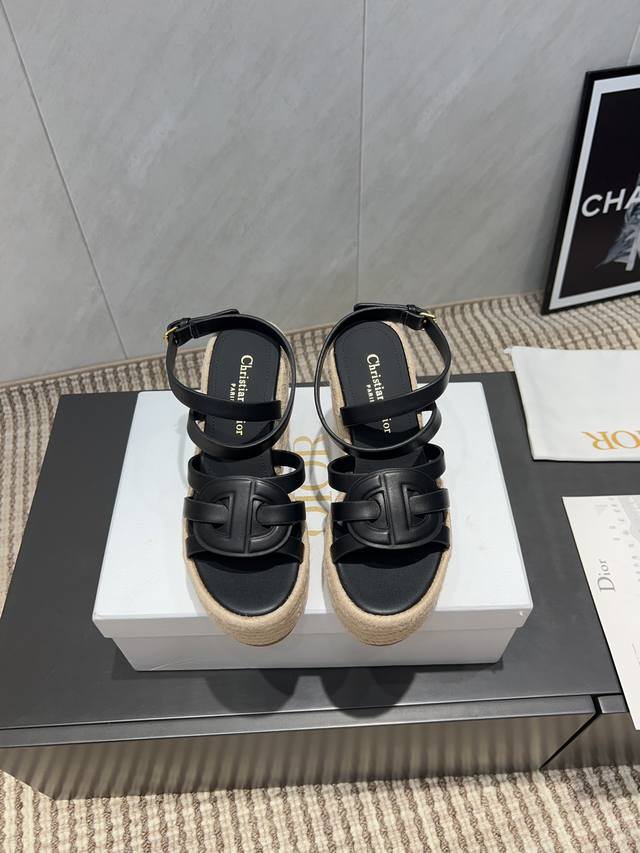 Factory: Exclusive top version Dior 25Ss summer high version new sandals. Platf
