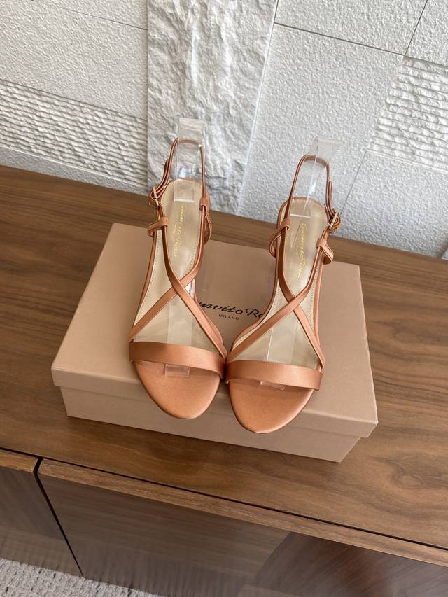 Top version: Gianvito Rossi 25Ss Summer new open toe one-strap Cross back strap