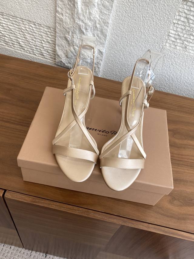 Top version: Gianvito Rossi 25Ss Summer new open toe one-strap Cross back strap