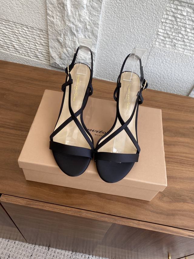 Top version: Gianvito Rossi 25Ss Summer new open toe one-strap Cross back strap