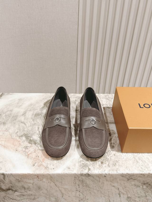 New Arrival of Lv's Early Spring ~ Lv Spring and Summer Ballet Shoes are so out
