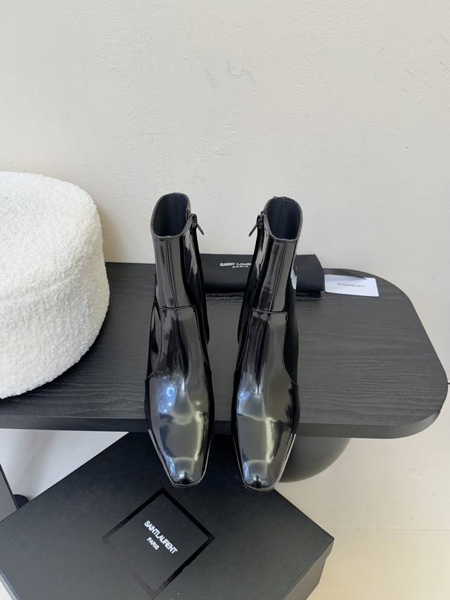 Saint Laurent short boots The pointed toe and stiletto heel complement each oth