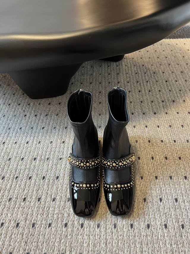 Dio* CD 24 autumn and winter show stretch sheepskin boots The catwalk style high