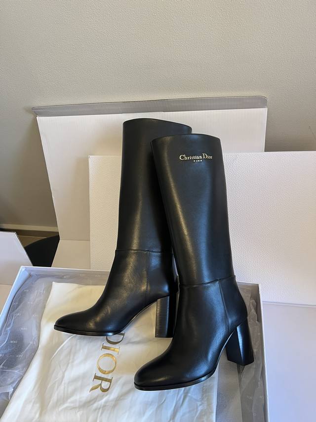Dio* Dior's new autumn and winter simple thick heel round toe boots The new autu