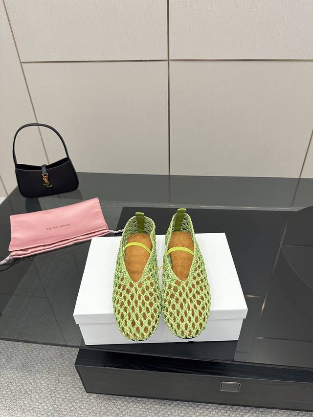 Abing Wang woven Mary Jane shoes minimalist style What is a sexy weapon? It must