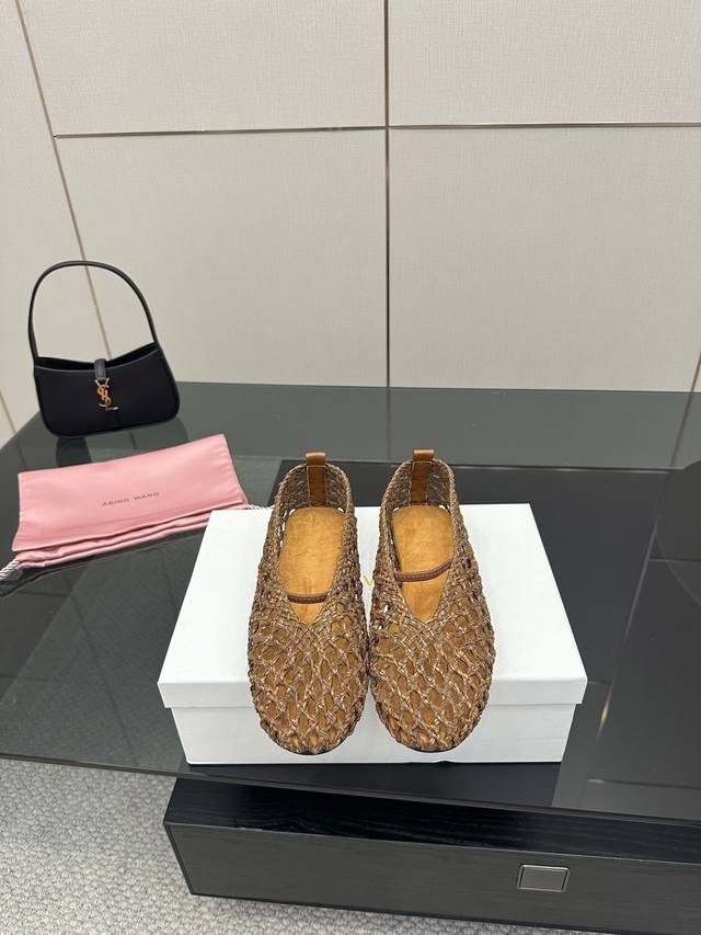 Abing Wang woven Mary Jane shoes minimalist style What is a sexy weapon? It must