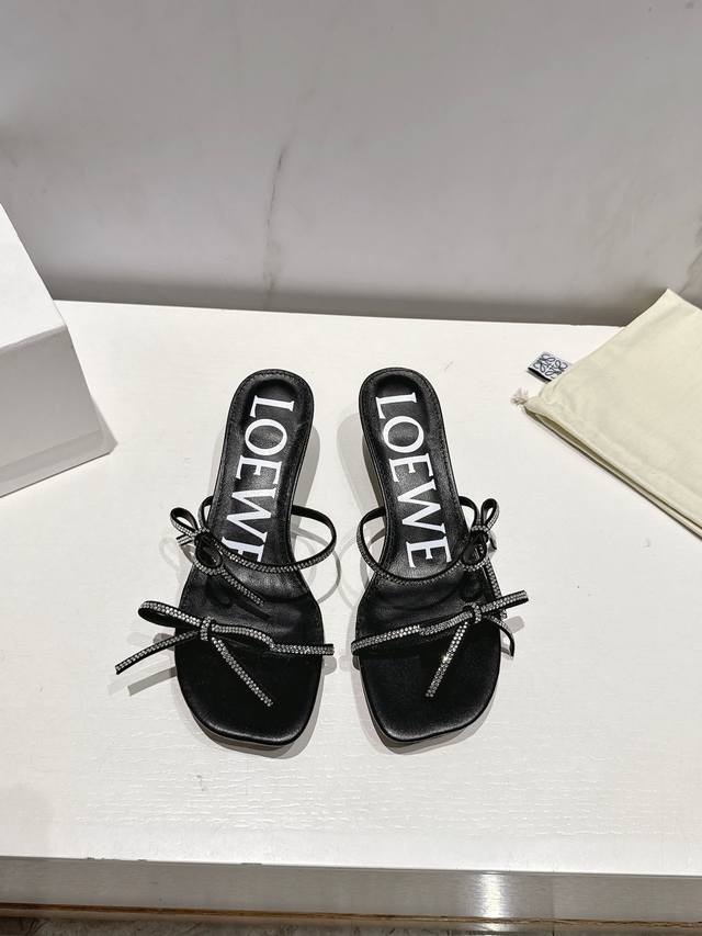 Loewe 25 Summer Bowknot Slippers This pair is so beautiful that it's unfair! 4.5