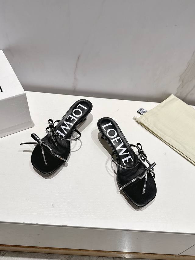 Loewe 25 Summer Bowknot Slippers This pair is so beautiful that it's unfair! 4.5
