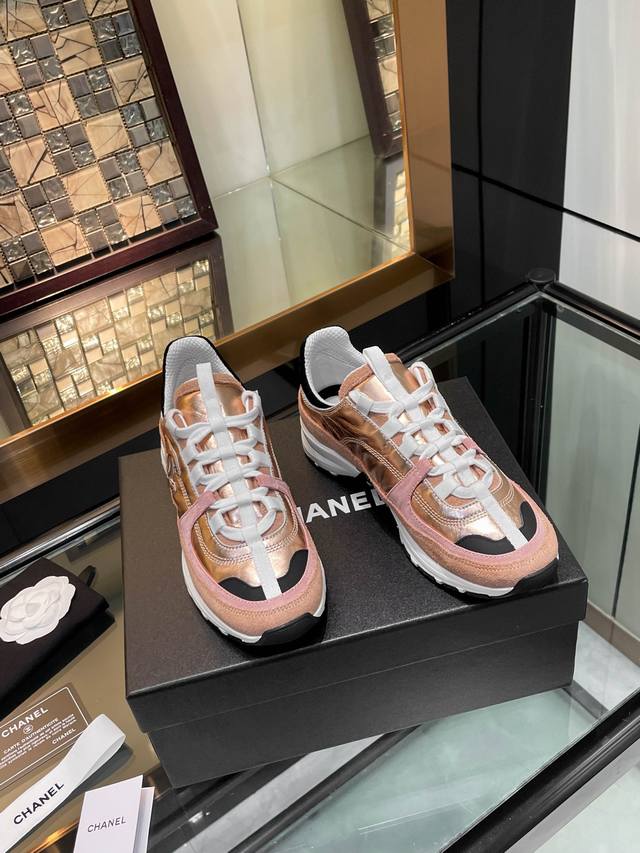 Chanel Chanel 25Ss latest white shoes, casual sports shoes, skateboard shoes, or