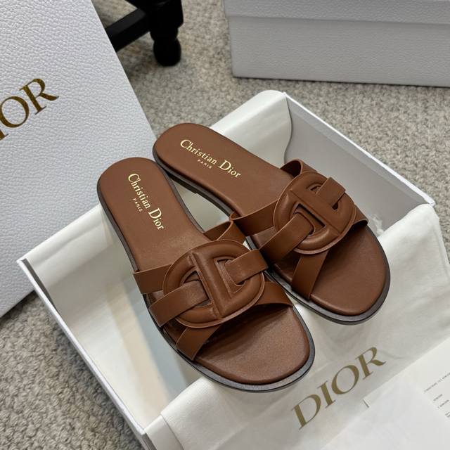 Casual style Dior 25Ss summer high version new sandals. Simple and versatile. Pe
