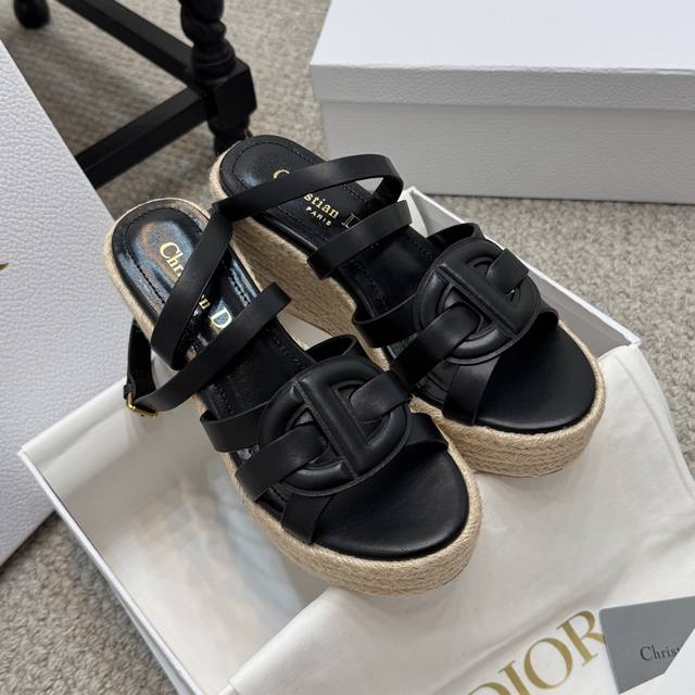 Heightening style Dior 25Ss summer high version new sandals. Simple and versatil