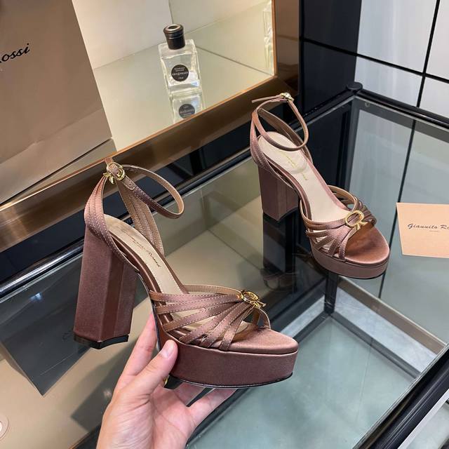 Gianvito Rossi 2025 new sandals Original development Top version Purchasing qual