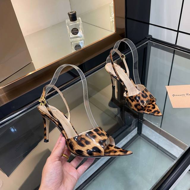 Gianvito Rossi 2025 new sandals Top version Purchasing quality This pair of poin