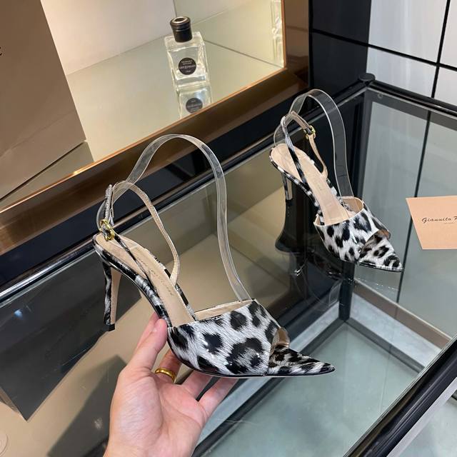 Gianvito Rossi 2025 new sandals Top version Purchasing quality This pair of poin