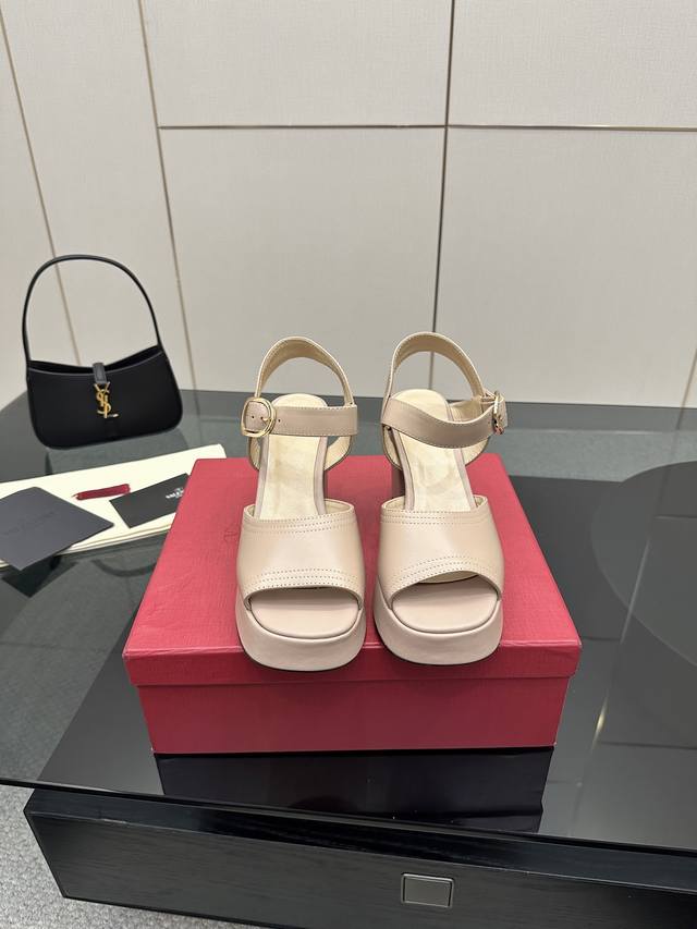 Valentino 25Ss Spring and Summer New waterproof platform high-heeled sandals A p